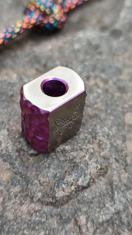 Титанова намистина ,,Benhcmade,,1